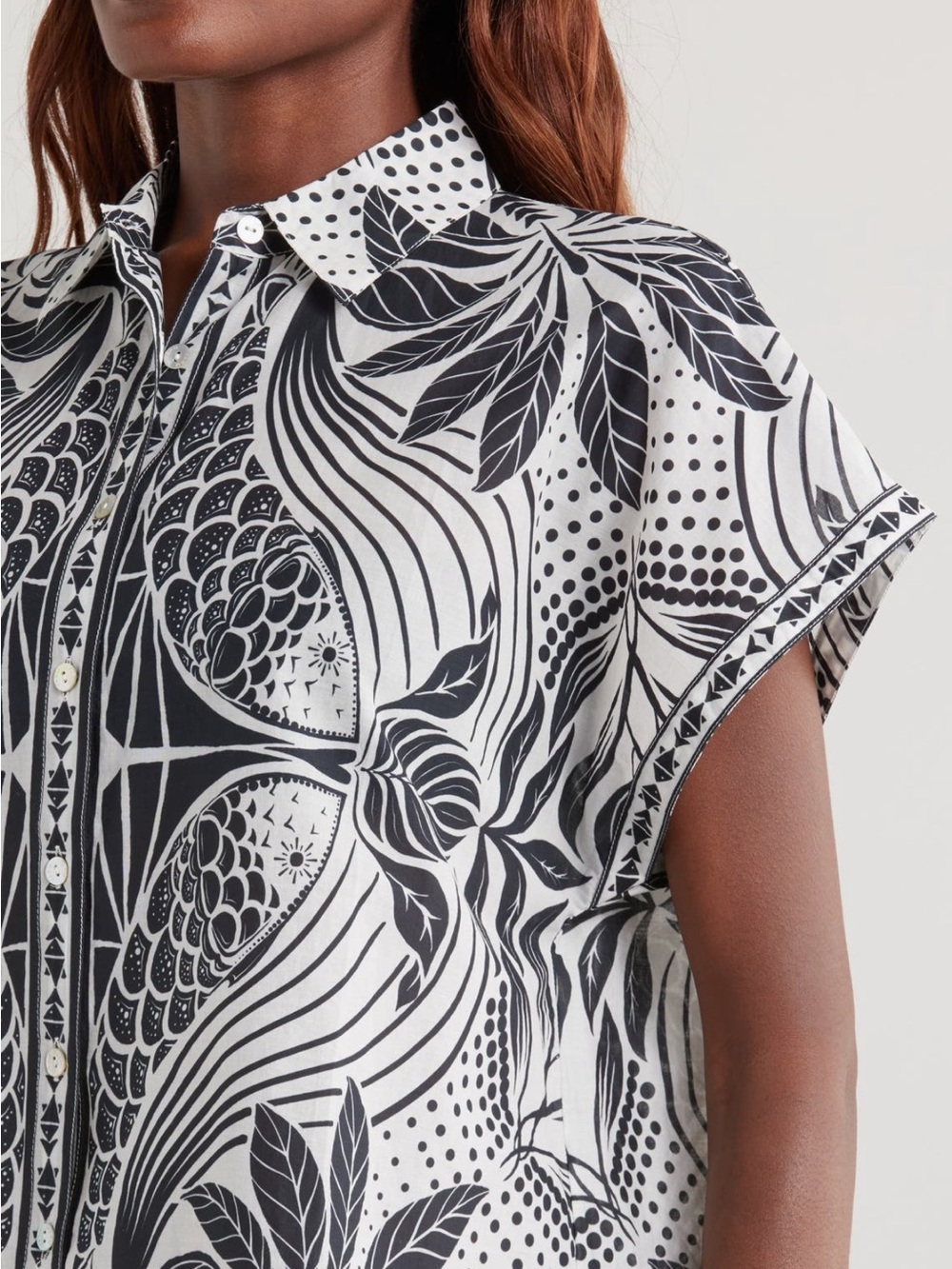 Farm Rio: Monochrome Elegance Scarf
Cover-Up Shirt - Picture 5 of 16